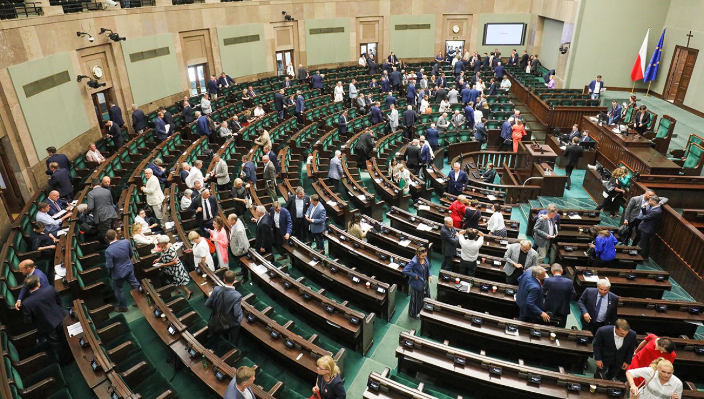 Nowy sondaż parlamentarny pracowni Social Changes (fot. arch.PAP/Paweł Supernak)