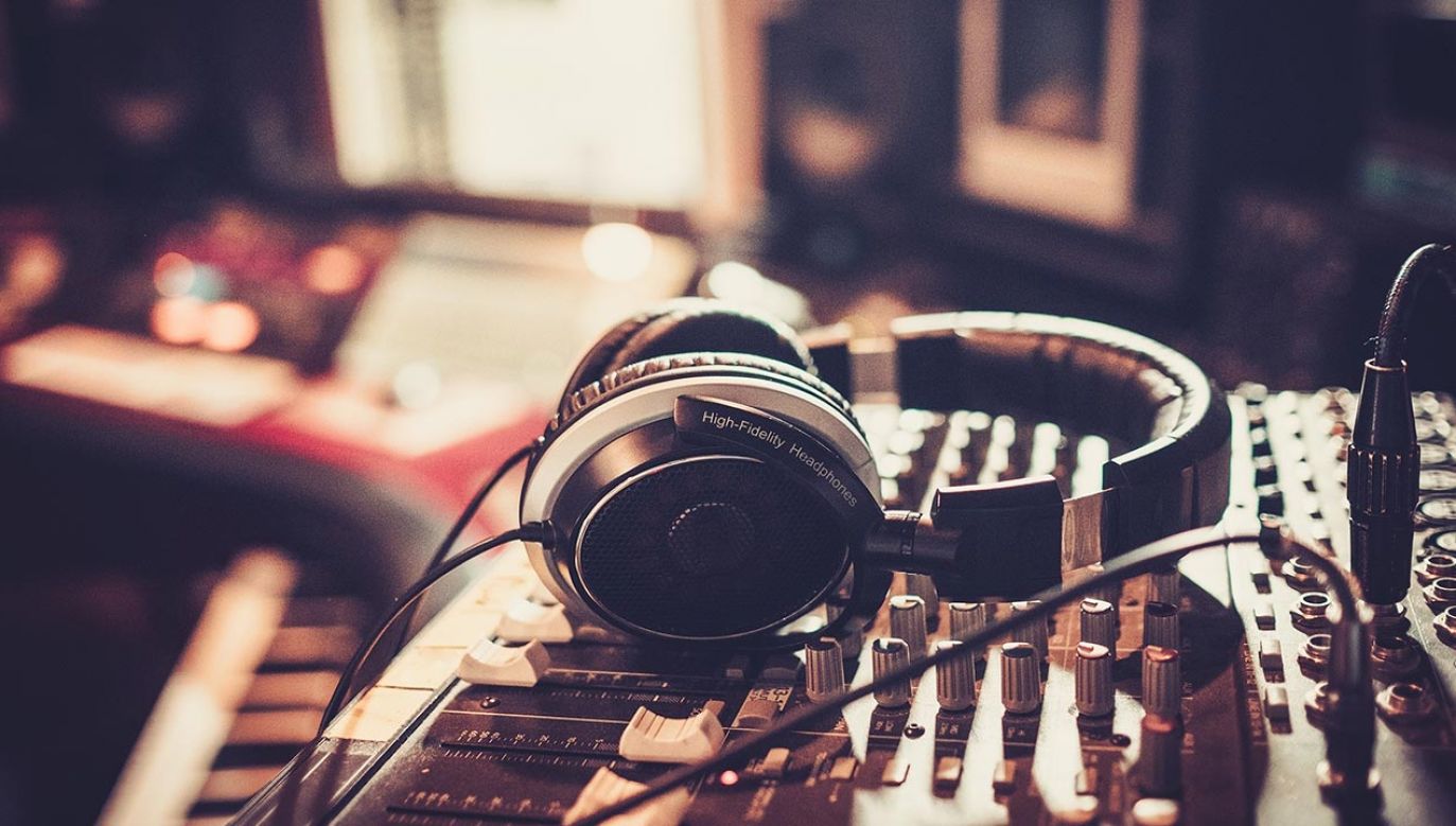 Zwiększenie emisji polskiej muzyki w programach stacji radiowych (fot. Shutterstock/Nejron Photo)