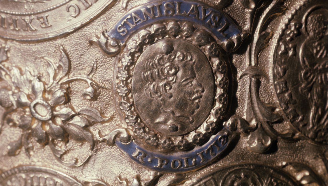 Wawel Royal Castle. Crown Treasury, fragment of a coin cup with the image of king Stanisław Leszczyński. Photo: PAP / Irena Jarosińska.