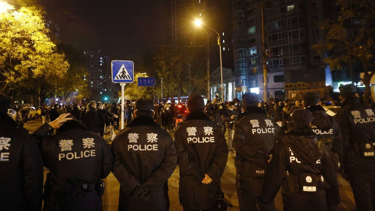 Chińczycy protestują przeciwko polityce „zero Covid” (fot. PAP/EPA/MARK R. CRISTINO)