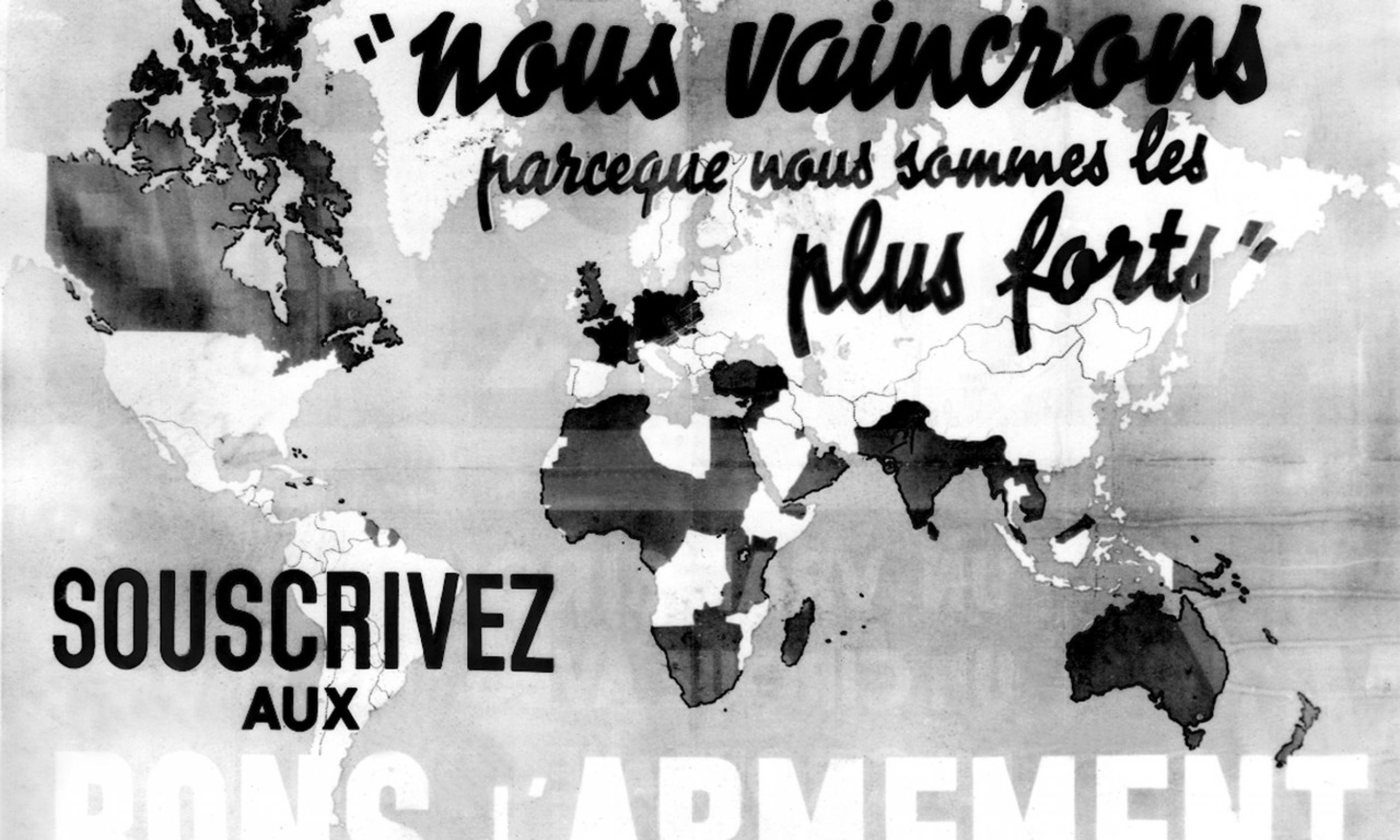 „Le vin chaud du soldat” (grzaniec dla żołnierza), nawoływały plakaty na murach i na Linię Maginota wysyłano składniki do ich przyrządzania. Obok wisiały postery z hasłem „Wygramy, bo jesteśmy silniejsi” – propagandowe reklamy obligacji zbrojeniowych z 1939 r. A na nich mapa świata i Francja ze wszystkimi koloniami w Indochinach i Afryce, plus Wielka Brytania. Na górze mała czarna plama w kształcie Niemiec - wkrótce stała się znacznie większa. Fot. Photo12/Universal Images Group via Getty Images