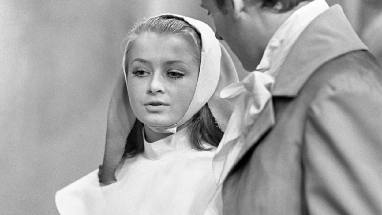 Jej pierwszą główną rolą była Camilla w „Nie igra się z miłością” A. de Musseta w 1967 roku (fot. TVP)