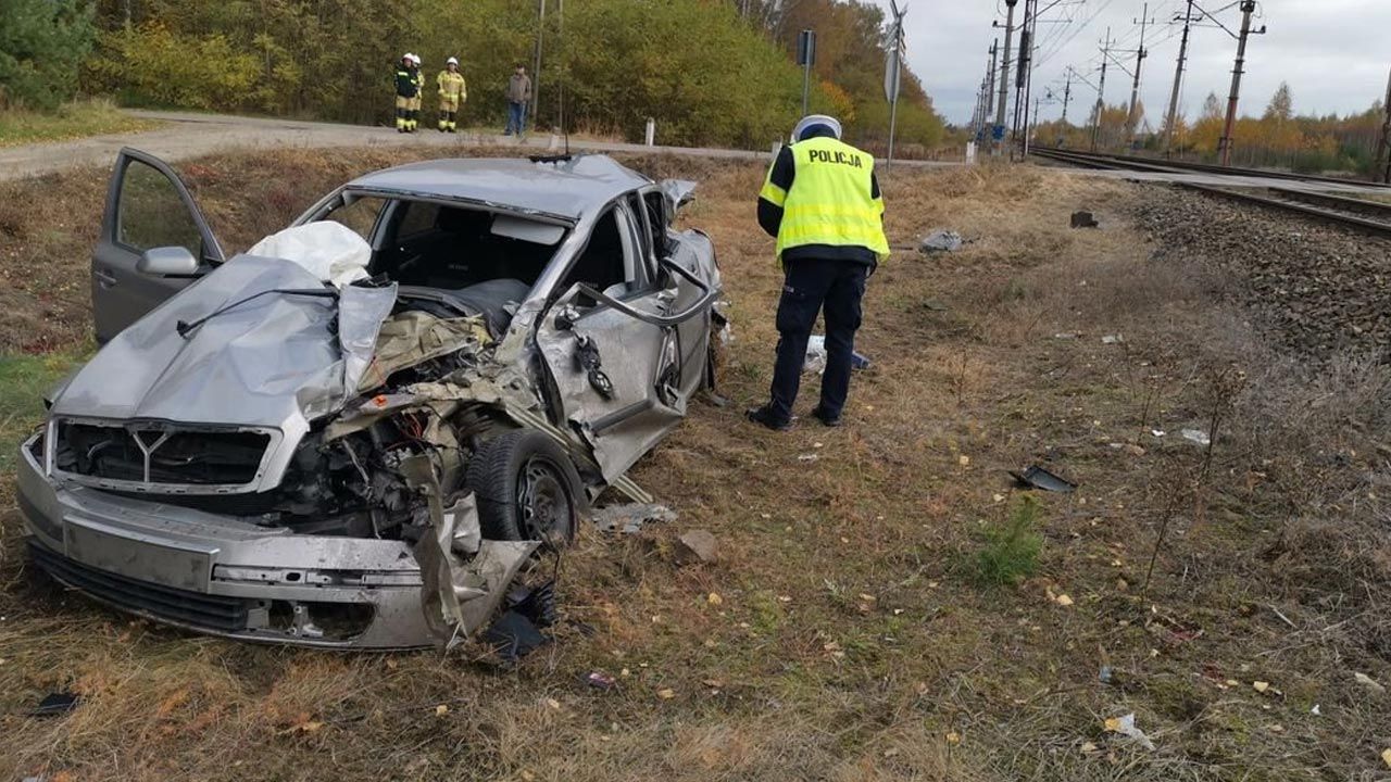 Kierowca osobówki doznał obrażeń ciała (fot. Policja Lubelska)