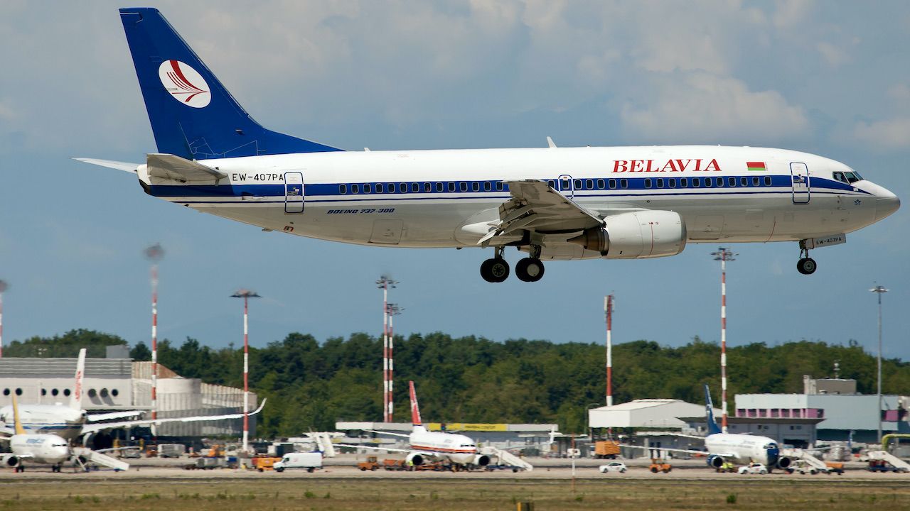 Unijna przestrzeń powietrzna i porty lotnicze mają być niedostępne dla białoruskich przewoźników (fot. F.Gandolfo/SOPA/Getty Images)