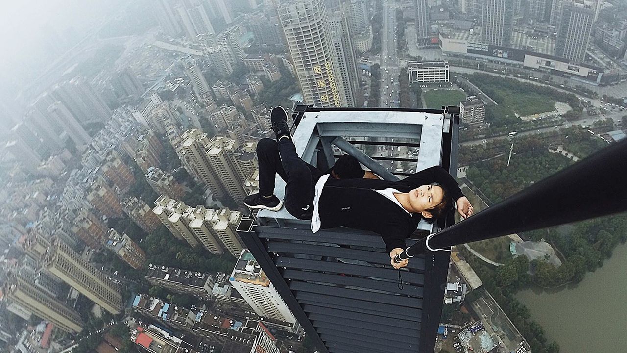 Chińczyk znany był z wspinaczek po szczytach budynków  (fot. Weibo)