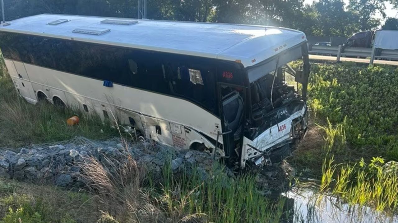 Tragiczny wypadek autobusu na autostradzie. Wśród ofiar dzieci