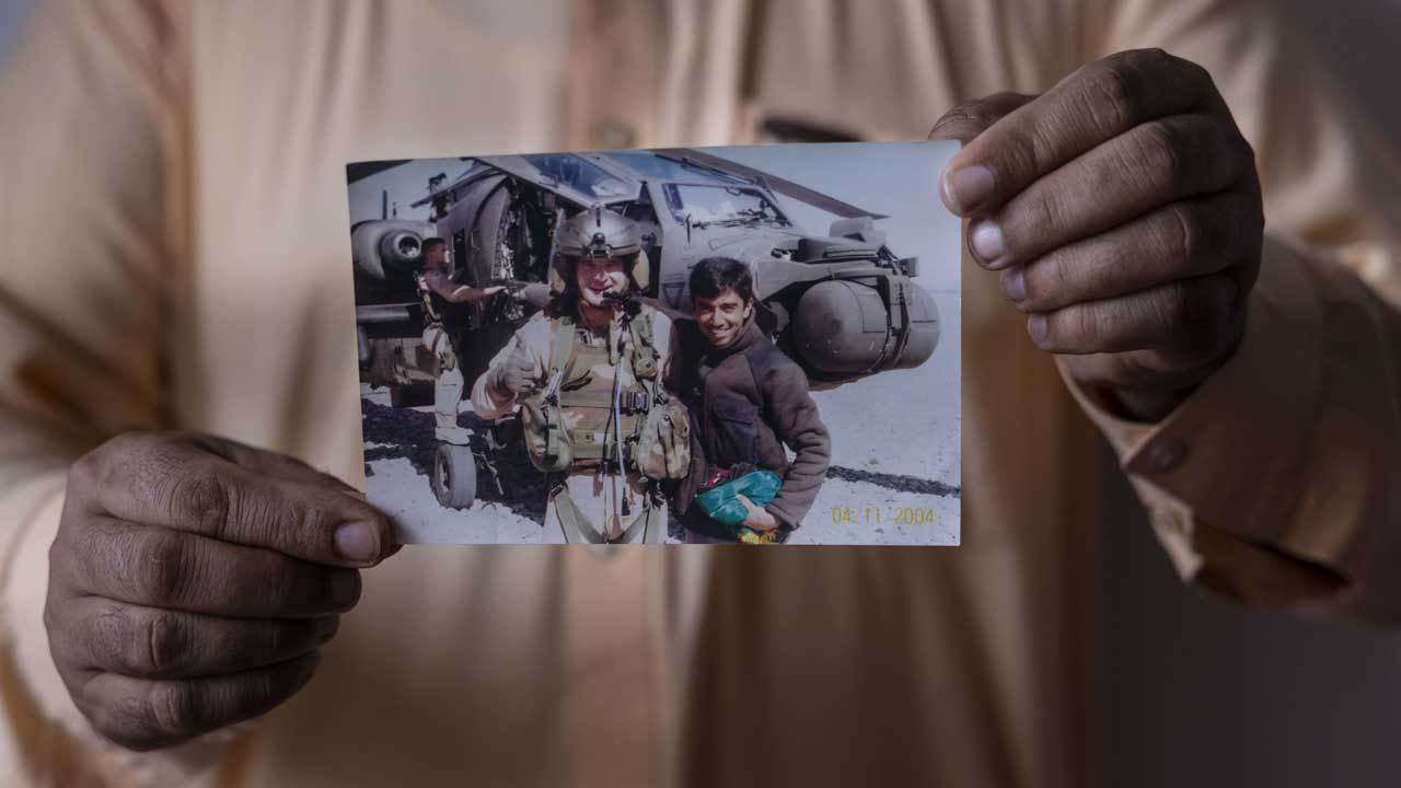 Afgańczycy, którzy pracowali dla USA, szukają pomocy w specjalnym programie wizowym (fot. Paula Bronstein/Getty Images)