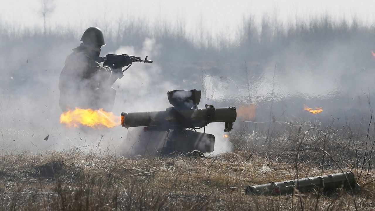 Ukraina jest ciągle w konflikcie z prorosyjskimi separatystami  (fot. PAP/EPA/SERGEY DOLZHENKO)