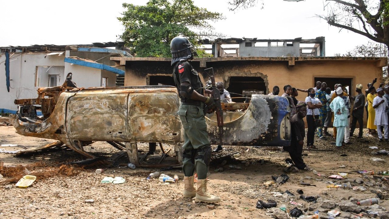 Uzbrojeni przestępcy dokonali ataków na trzy wioski w północno-zachodnim stanie Nigerii Zamfara (fot. Olukayode Jaiyeola/NurPhoto via Getty Images)