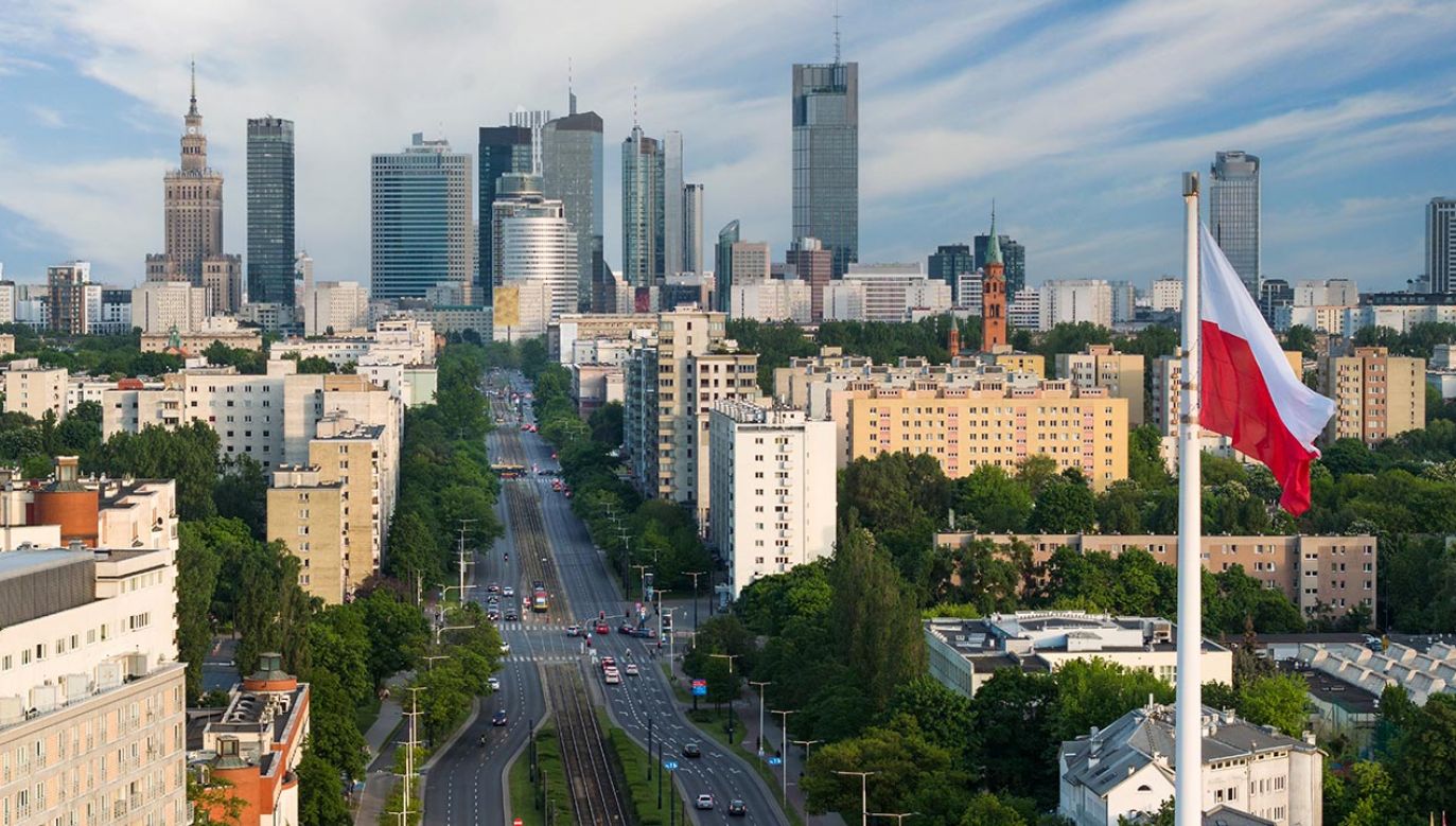 Tempo wzrostu gospodarczego w Polsce znacznie przewyższyło średnią dla UE (fot. Shutterstock/Cinematographer)