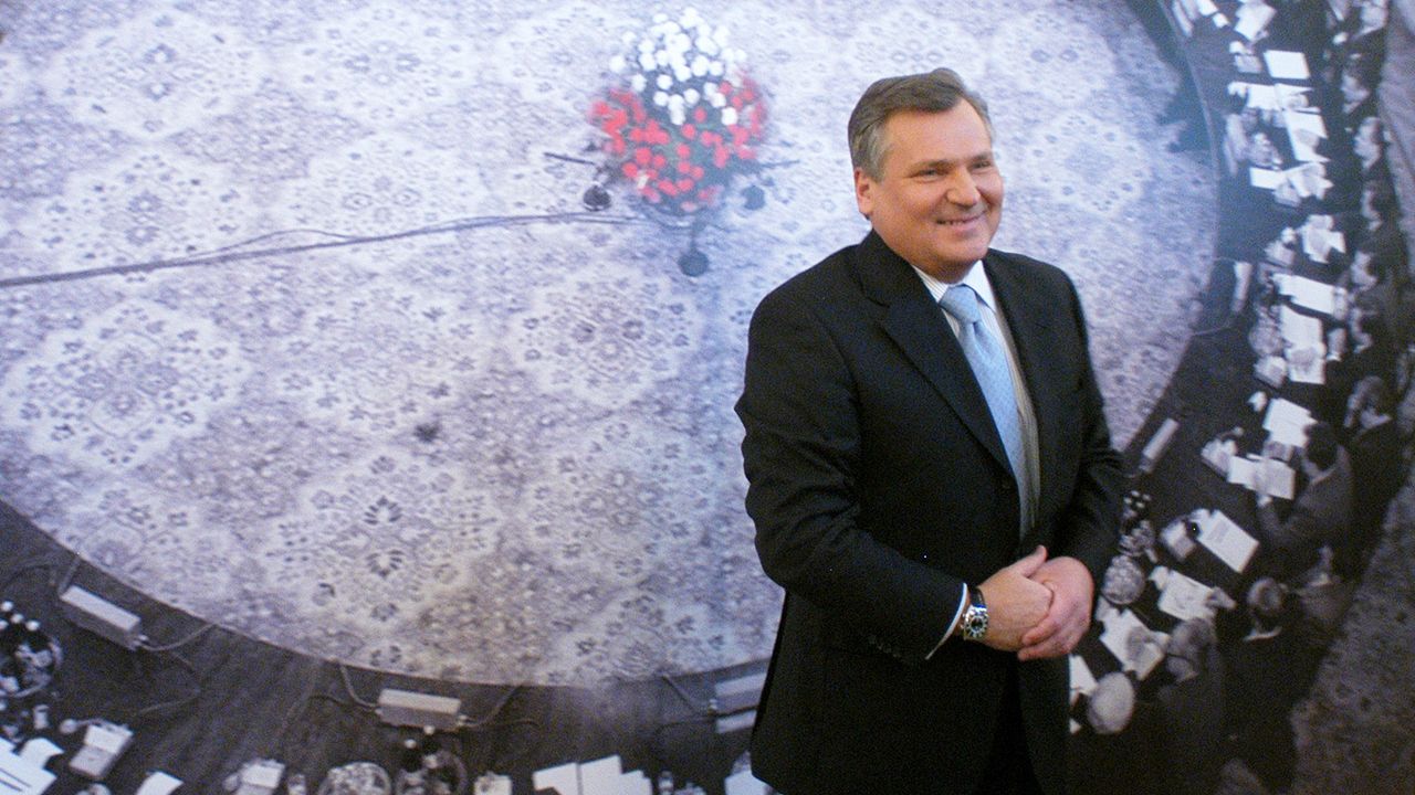 Kwaśniewski liderem, ale to numer dwa zaskakuje. Polacy ocenili prezydentów