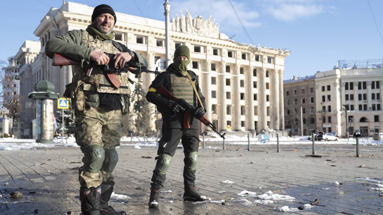 Ukraińcy skutecznie bronią Charkowa (fot. PAP/EPA/STANISLAV KOZLIUK)