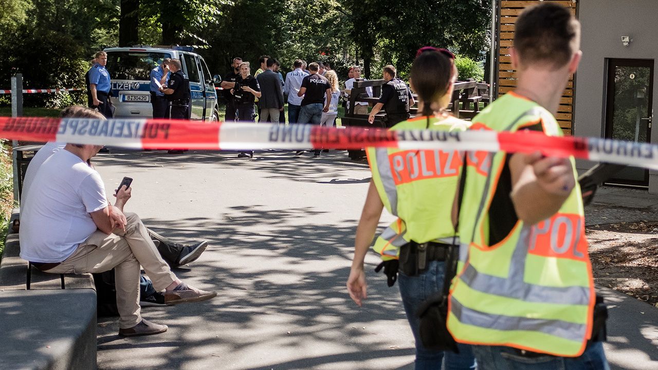 Zelimchan Changoszwili został zamordowany w ubiegły piątek około południa w parku Kleiner Tiergarten w berlińskiej dzielnicy Moabit w drodze do meczetu (fot. PAP/EPA/CLEMENS BILAN)
