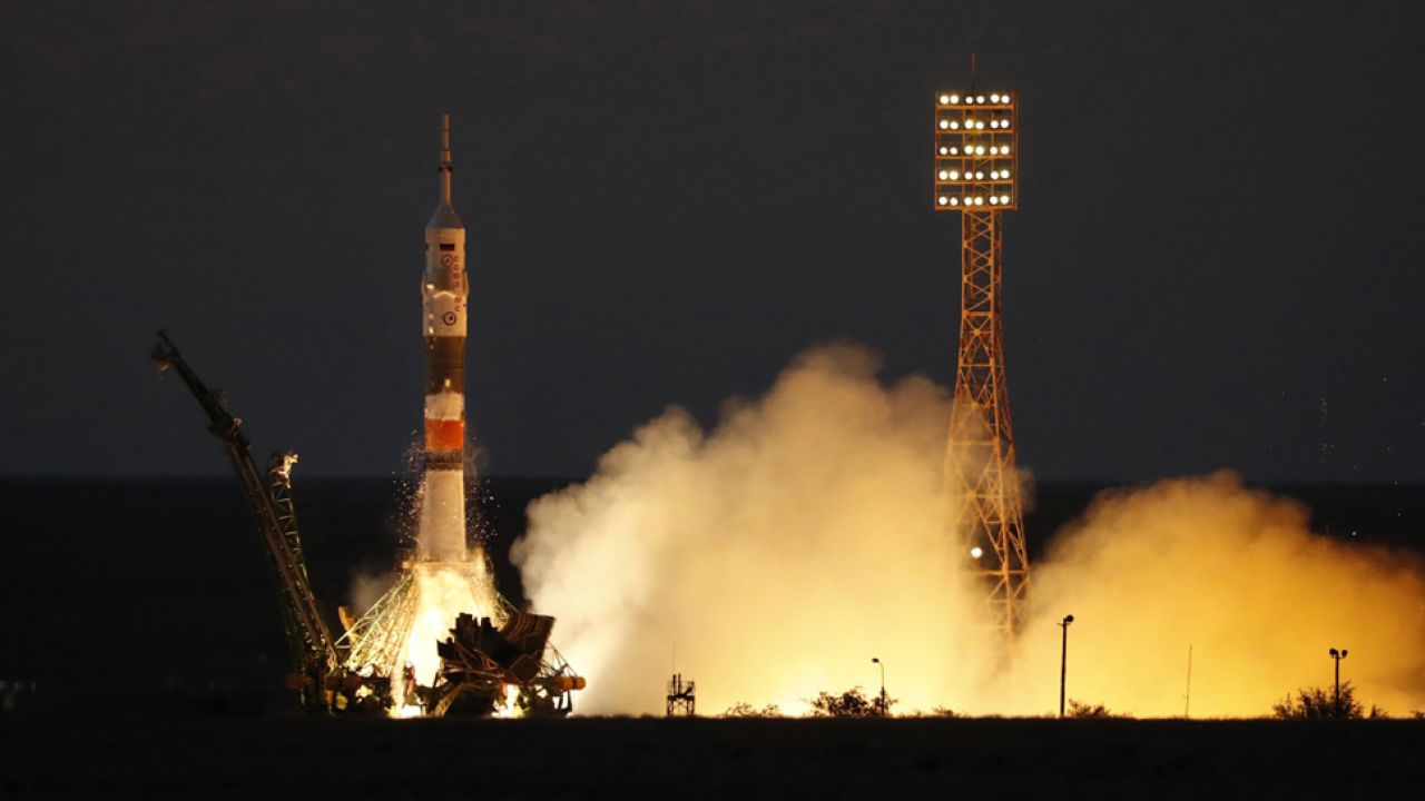 Do ISS dotarł rosyjski statek kosmiczny Sojuz MS-05 (PAP/EPA/DMITRI LOVETSKY/ POOL)