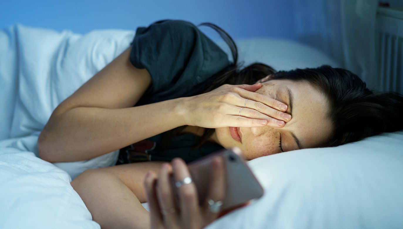 Znaczna większość ludzi ma problemy ze snem (fot. Shutterstock/DimaBerlin)