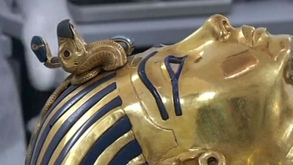 Ruszyla Renowacja Maski Faraona Tutanchamona Tvp Info Na splošno velja prepričanje, da je bil tutankamonov oče akenaton, faraon, najbolj znan po tem, da je spreobrnil kraljestvo k monoteizmu. renowacja maski faraona tutanchamona