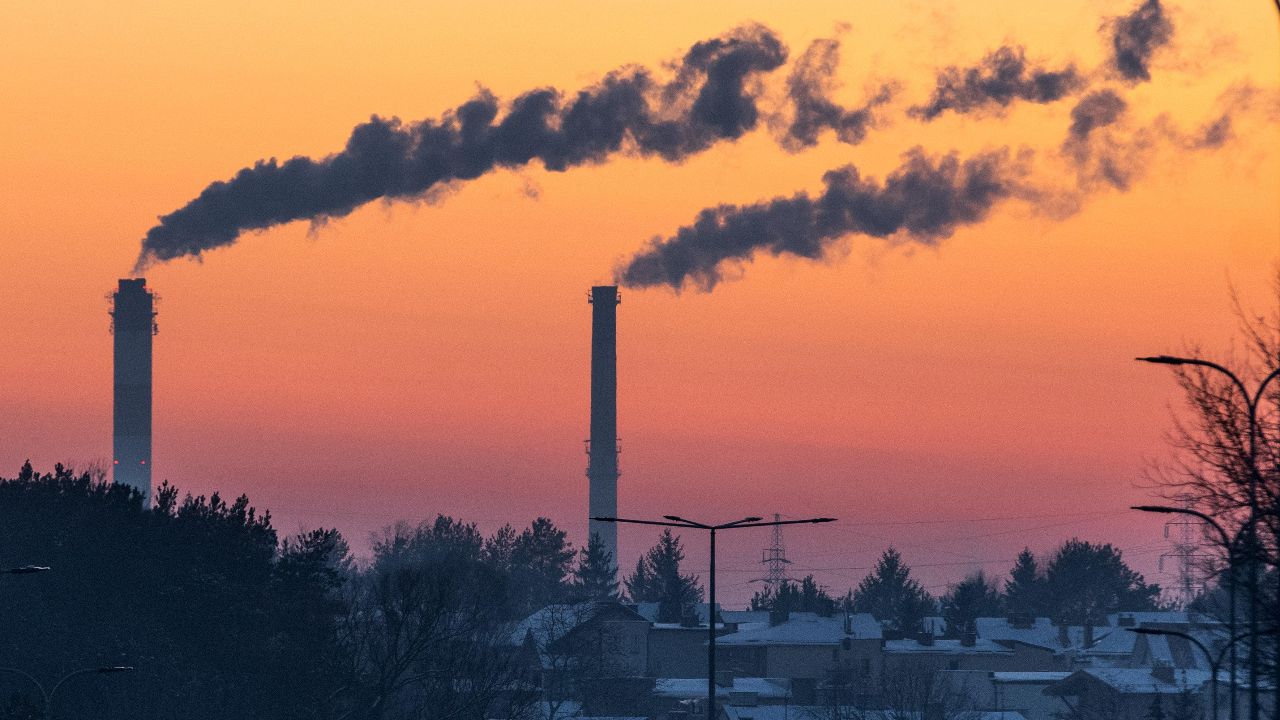 UE przyspiesza walkę z emisjami. ETS2 ruszy rok później