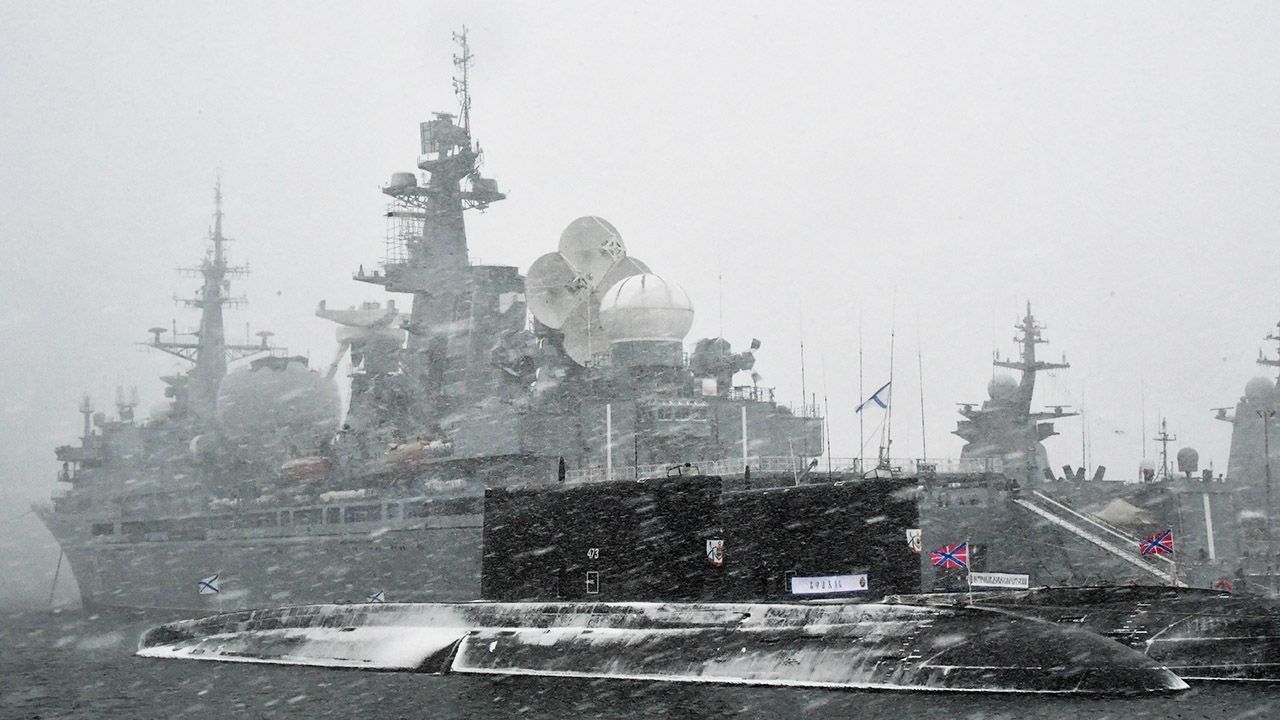 Rosyjskie okręty podwodne B-603 Wołchow i B-274 Pietropawłowsk-Kamczacki (fot. Yuri Smityuk\TASS via Getty Images)