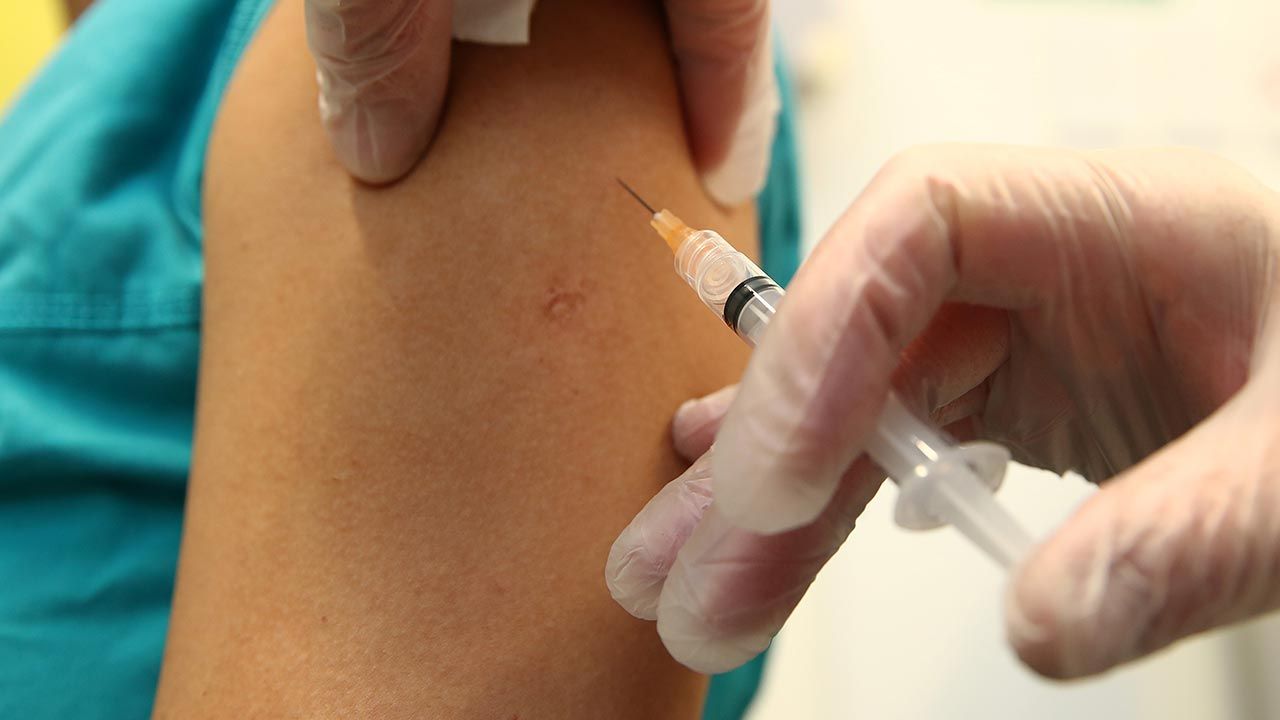 Nie ma szczepionki bezpośrednio ukierunkowanej przeciwko małpiej ospie (fot. Fiona Goodall/Getty Images)