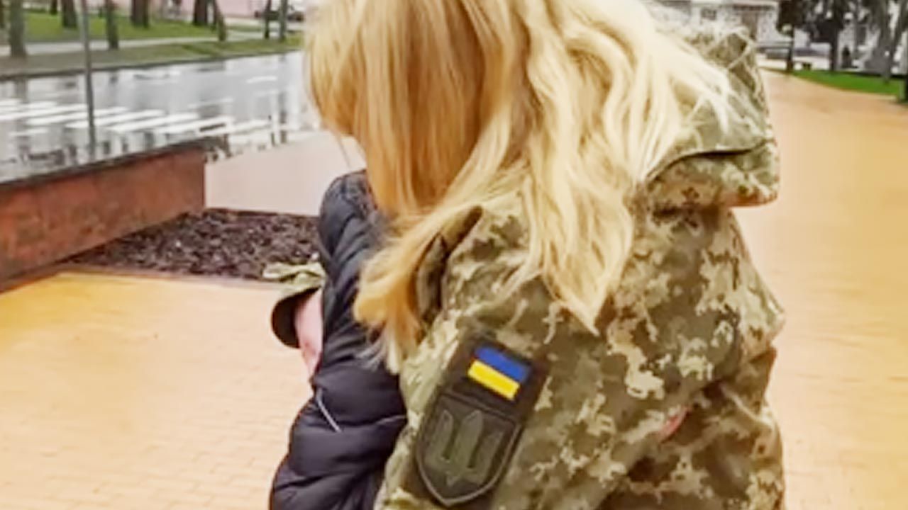 Żołnierka dzięki operacji specjalnej odzyskała syna (fot. Youtube/Служба безпеки України)