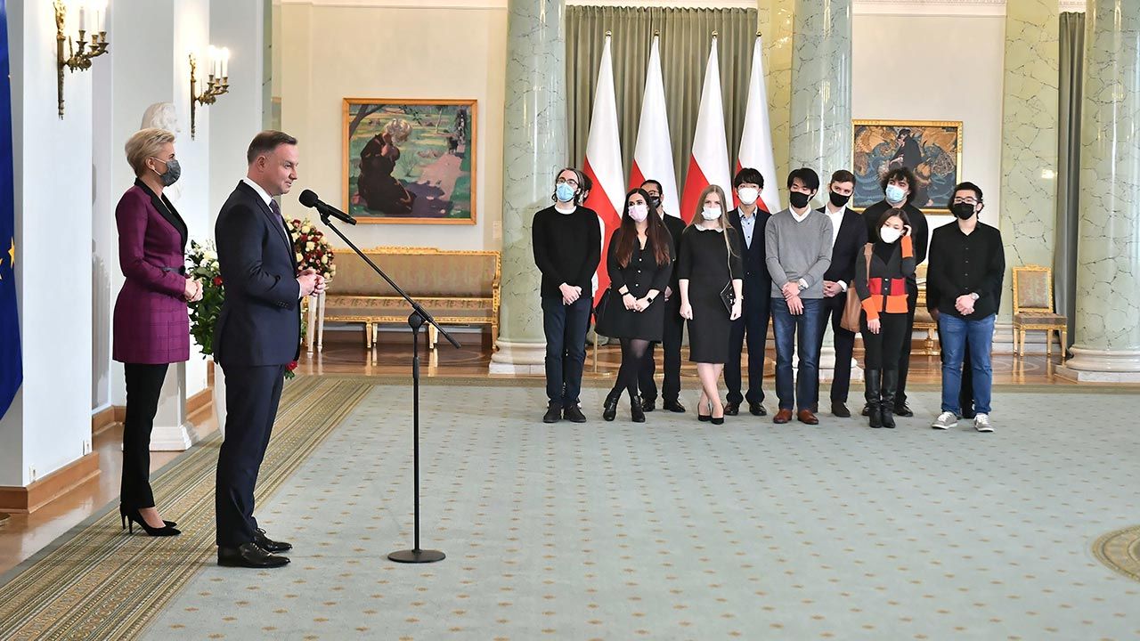 Prezydent podziękował pianistom (fot. PAP/Andrzej Lange)