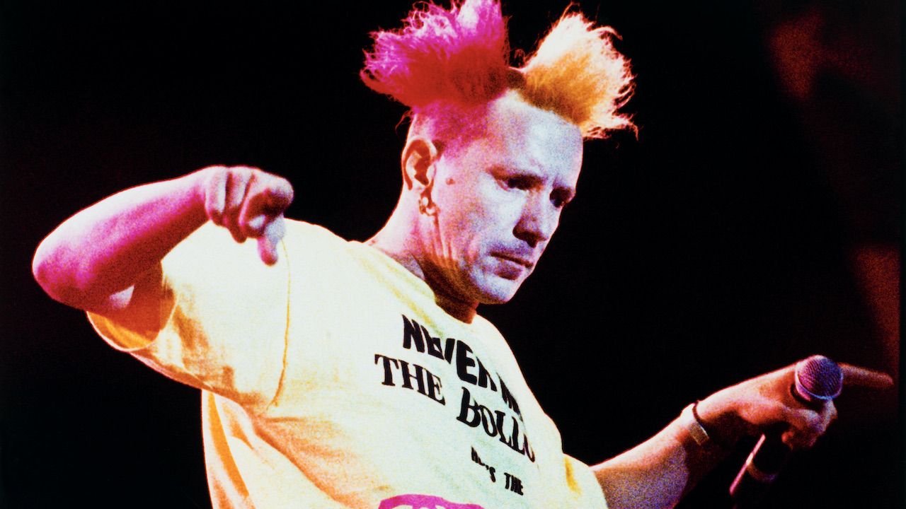 Wokalista zespołu Sex Pistols John Lydon (fot. Niels van Iperen/Getty Images)