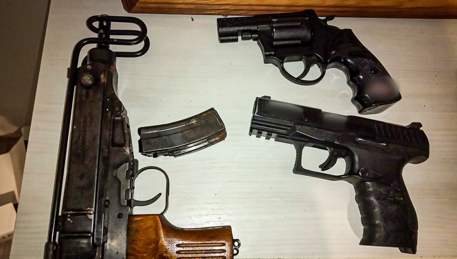 Broń znaleziona u członków gangu siedleckiego (fot. CBŚP)