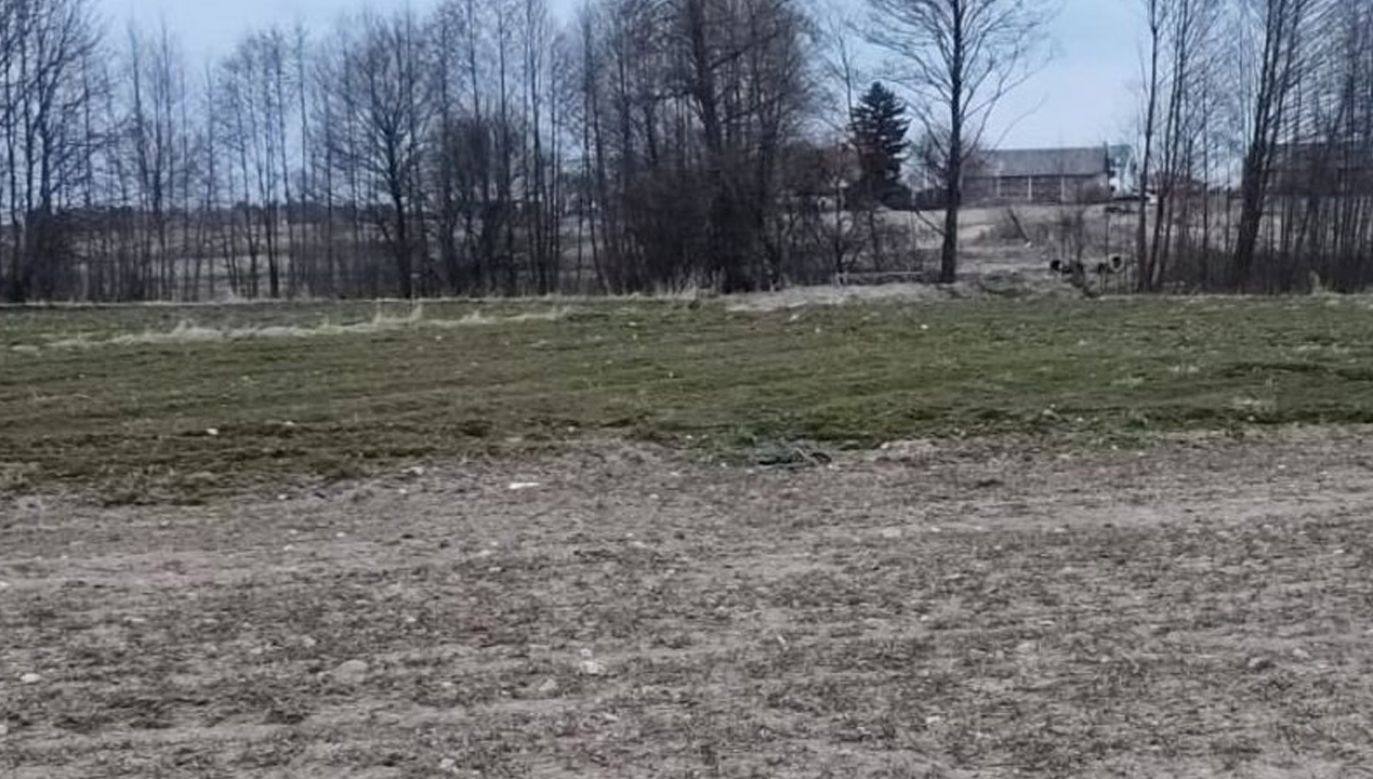 Zwłoki znaleziono na polu w gminie Wyryki (Lubelskie) (fot. KPP we Włodawie)