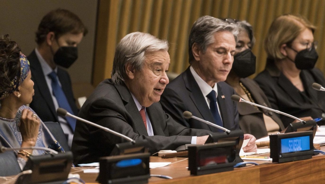 Sekretarz Genergalny ONZ i sekretarz stanu USA na spotkaniu dot. bezpieczeństwa żywnościowego (fot. PAP/EPA/JUSTIN LANE)