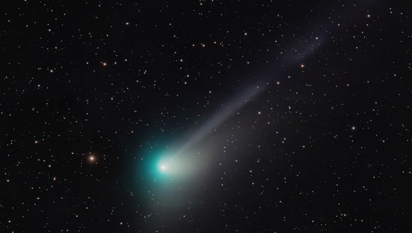 Kometa nazywana jest zieloną, ze względu na wyjątkowy kolor jej warkocza (fot. Shutterstock/Ahmed Alqallaf)