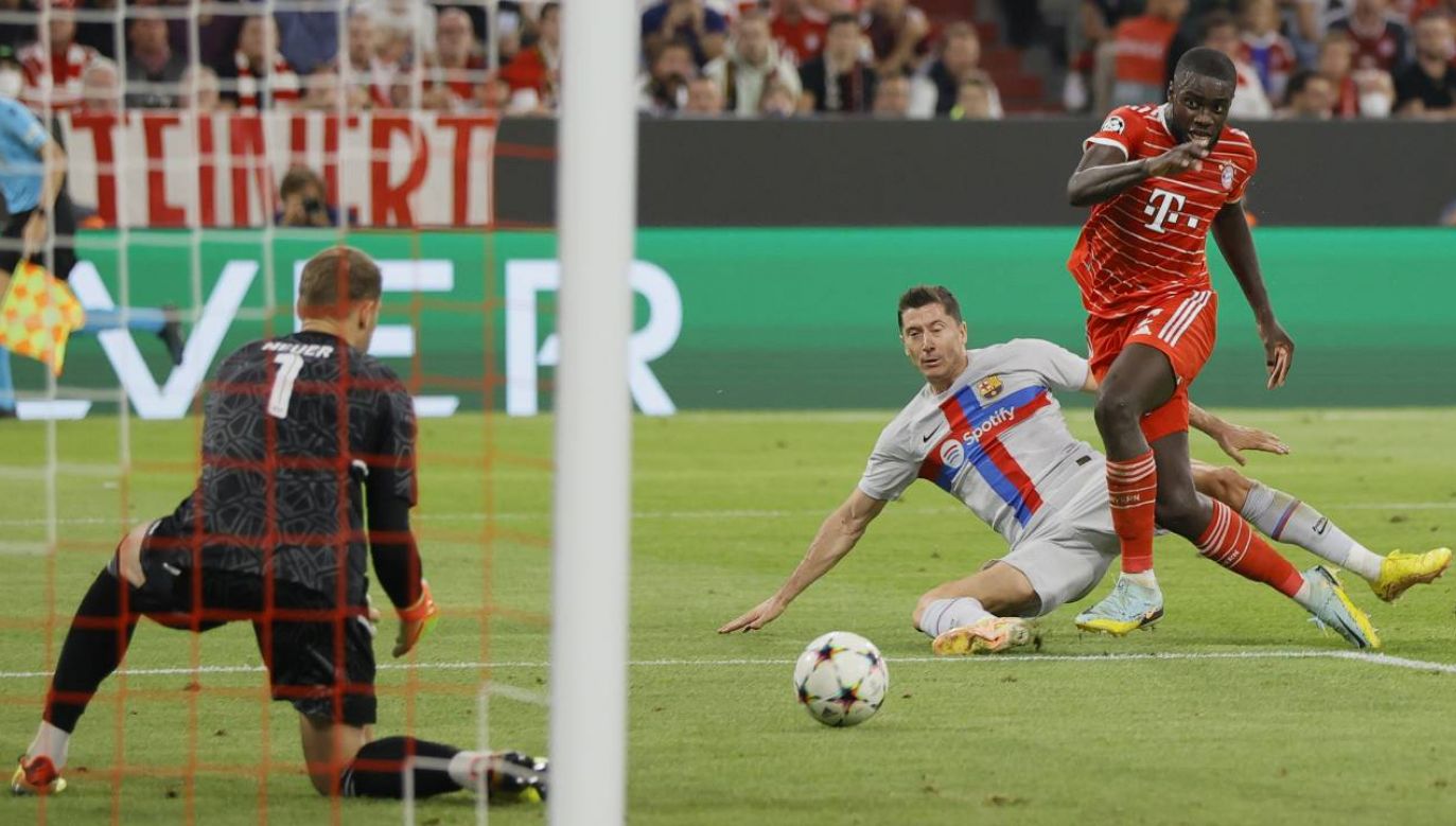 Robert Lewandowski nie strzelił gola Bayernowi (fot. PAP/EPA/RONALD WITTEK)
