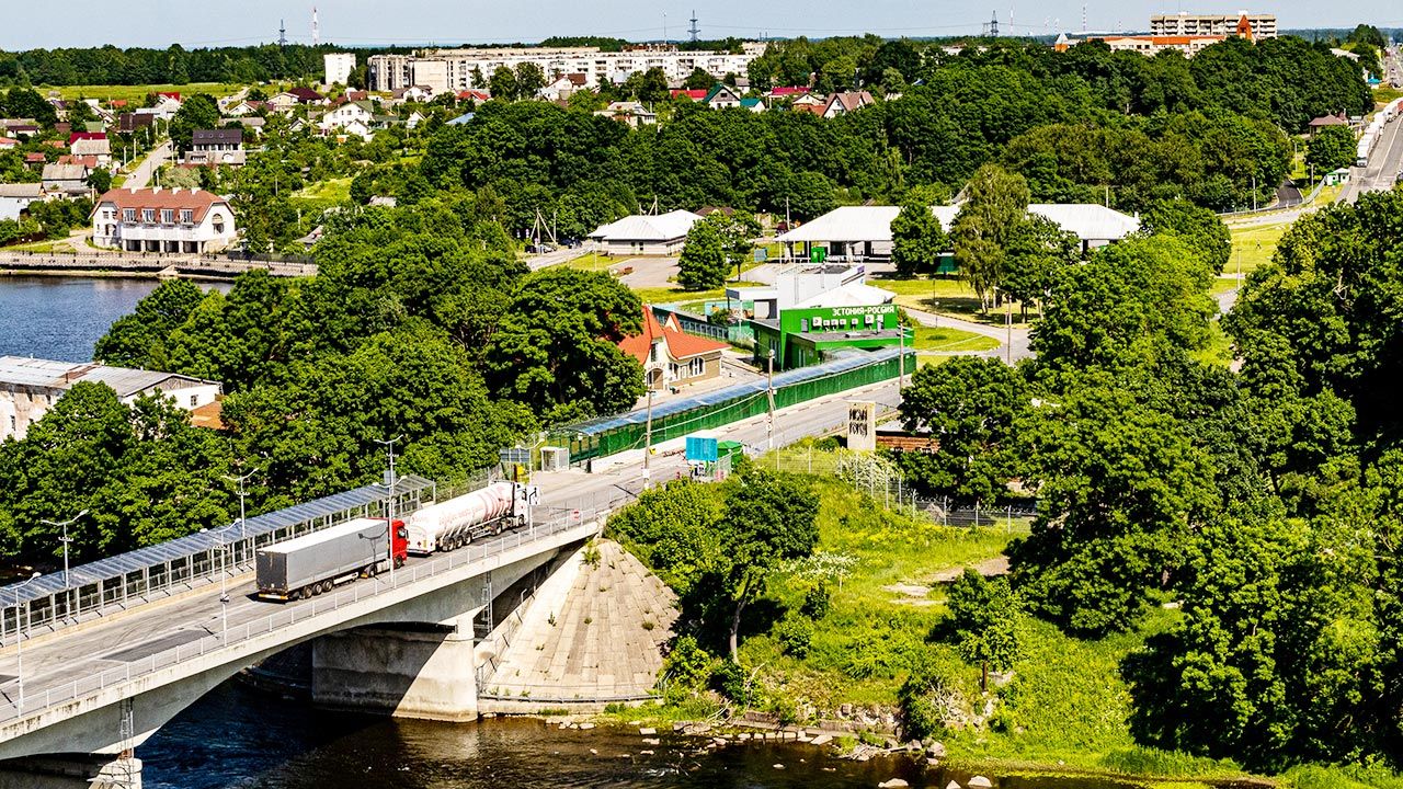 Przejście graniczne Narva-Iwanogrod  (fot. Shutterstock)