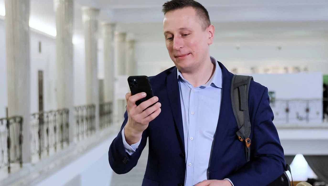 Krzysztof Brejza twierdzi, że doszło do nielegalnego przejęcia korespondencji z jego telefonu (fot. PAP/Leszek Szymański)