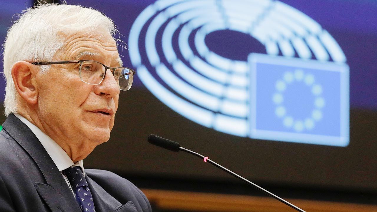 Przedstawiciel UE ds. zagranicznych Josep Borrell (fot. PAP/EPA/OLIVIER HOSLET)