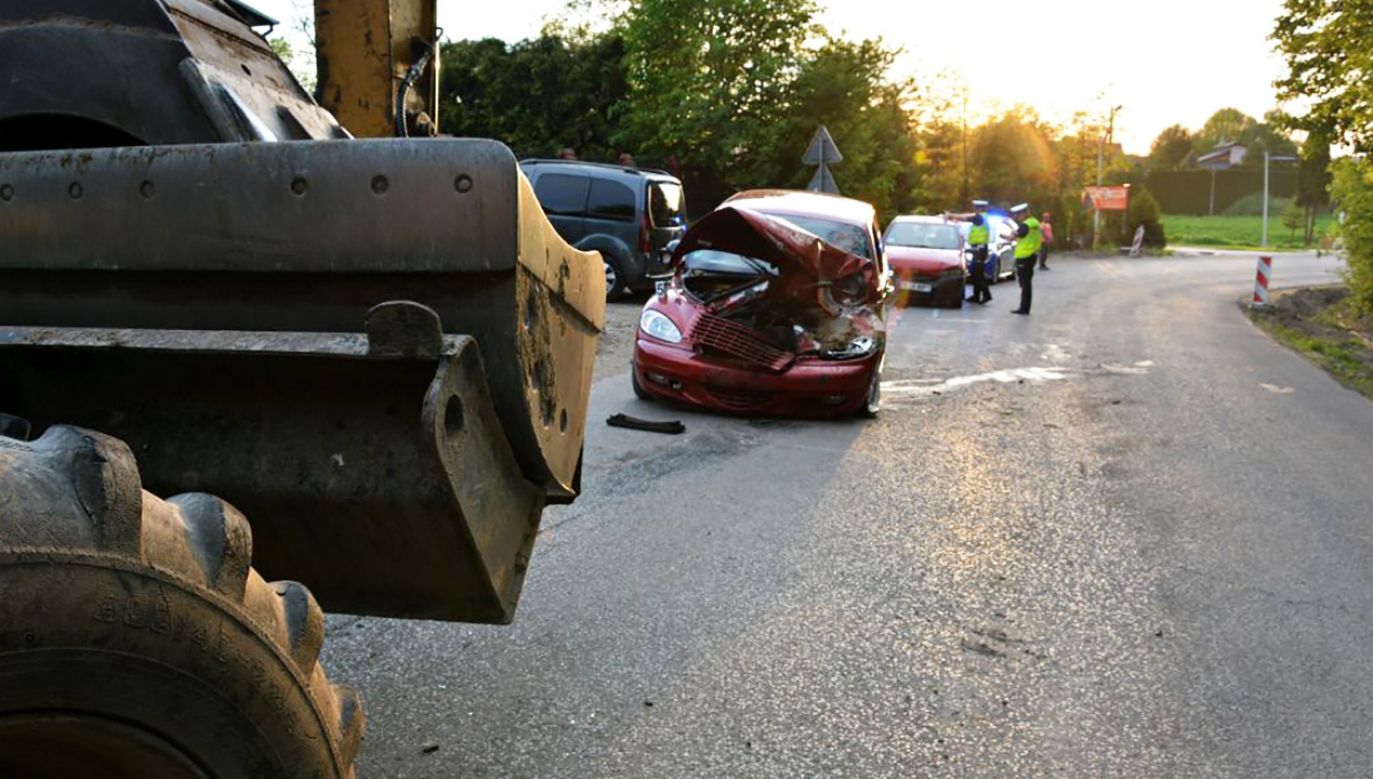 Kierowca traktora uszkodził pojazdy (fot. Policja podkarpacka)
