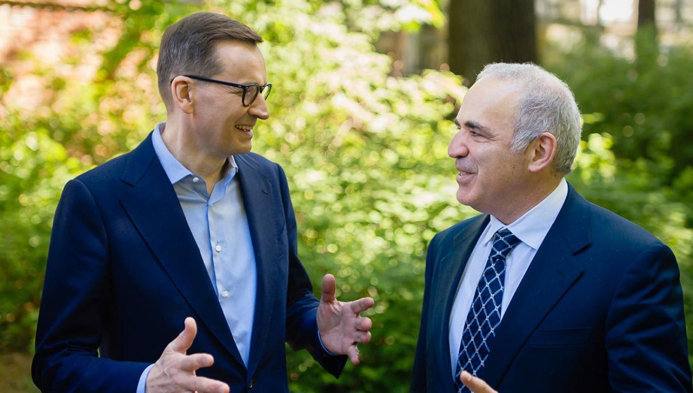 Premier Mateusz Morawiecki i Garry Kasparow (fot. Krystian Maj/KPRM)