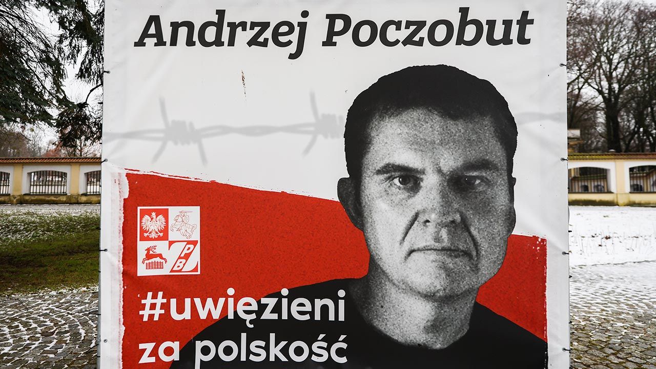 Andrzej Poczobut został skazany na 8 lat więzienia o zaostrzonym rygorze (fot. Beata Zawrzel/NurPhoto via Getty Images)