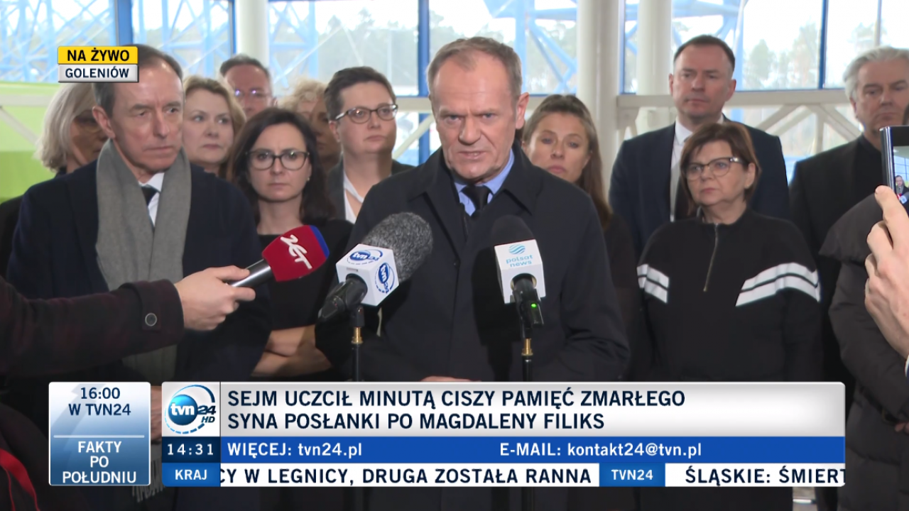 Donald Tusk po pogrzebie syna Magdaleny Filiks. Konferencję transmitowała stacja TVN24 (screen)
