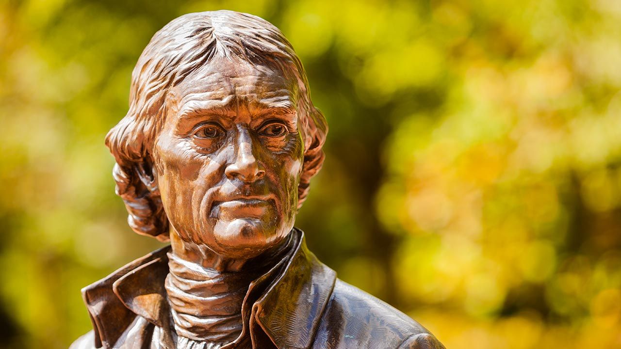 Pomnik Thomasa Jefferson stał w nowojorskim ratuszu przez ponad 100 lat (fot. Shutterstock/christianthiel.net)